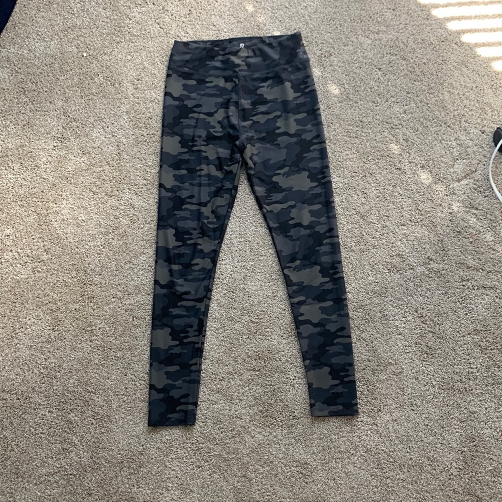 Girl large camo leggings!